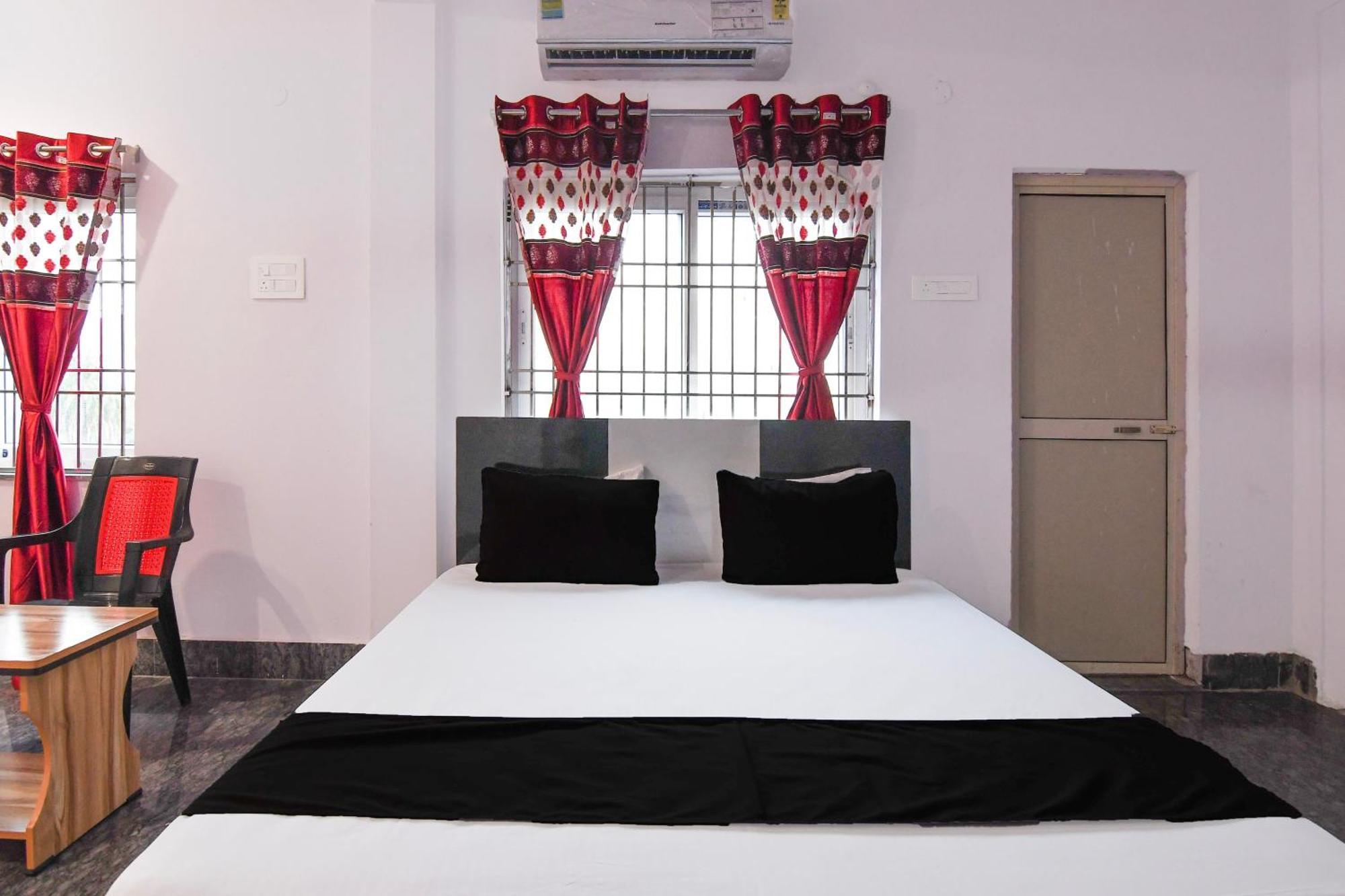 Hotel O Silk City Palace Brahmapur Buitenkant foto