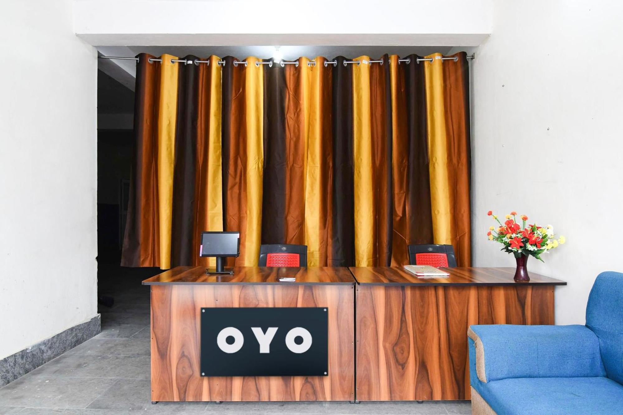 Hotel O Silk City Palace Brahmapur Buitenkant foto