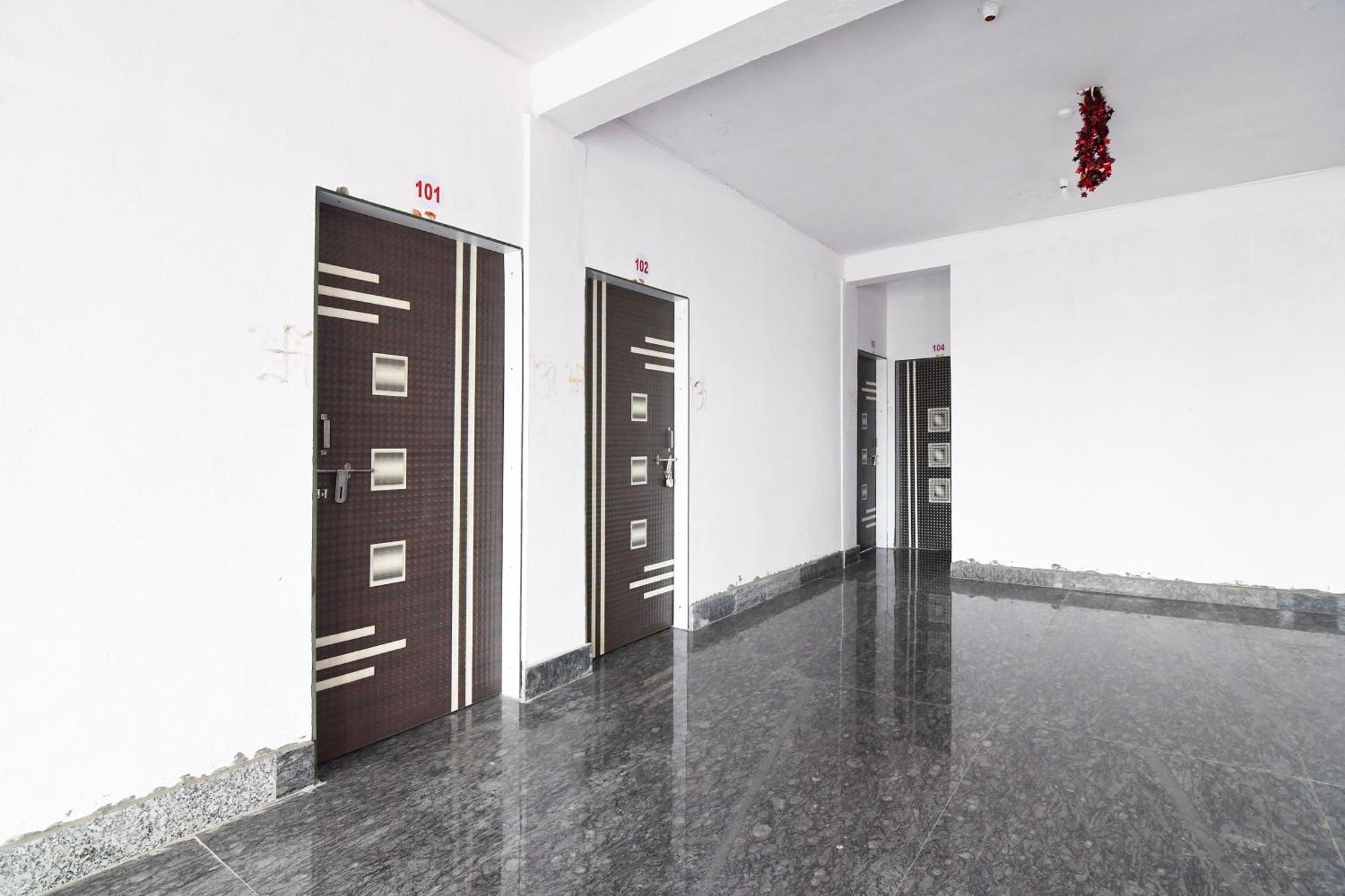 Hotel O Silk City Palace Brahmapur Buitenkant foto