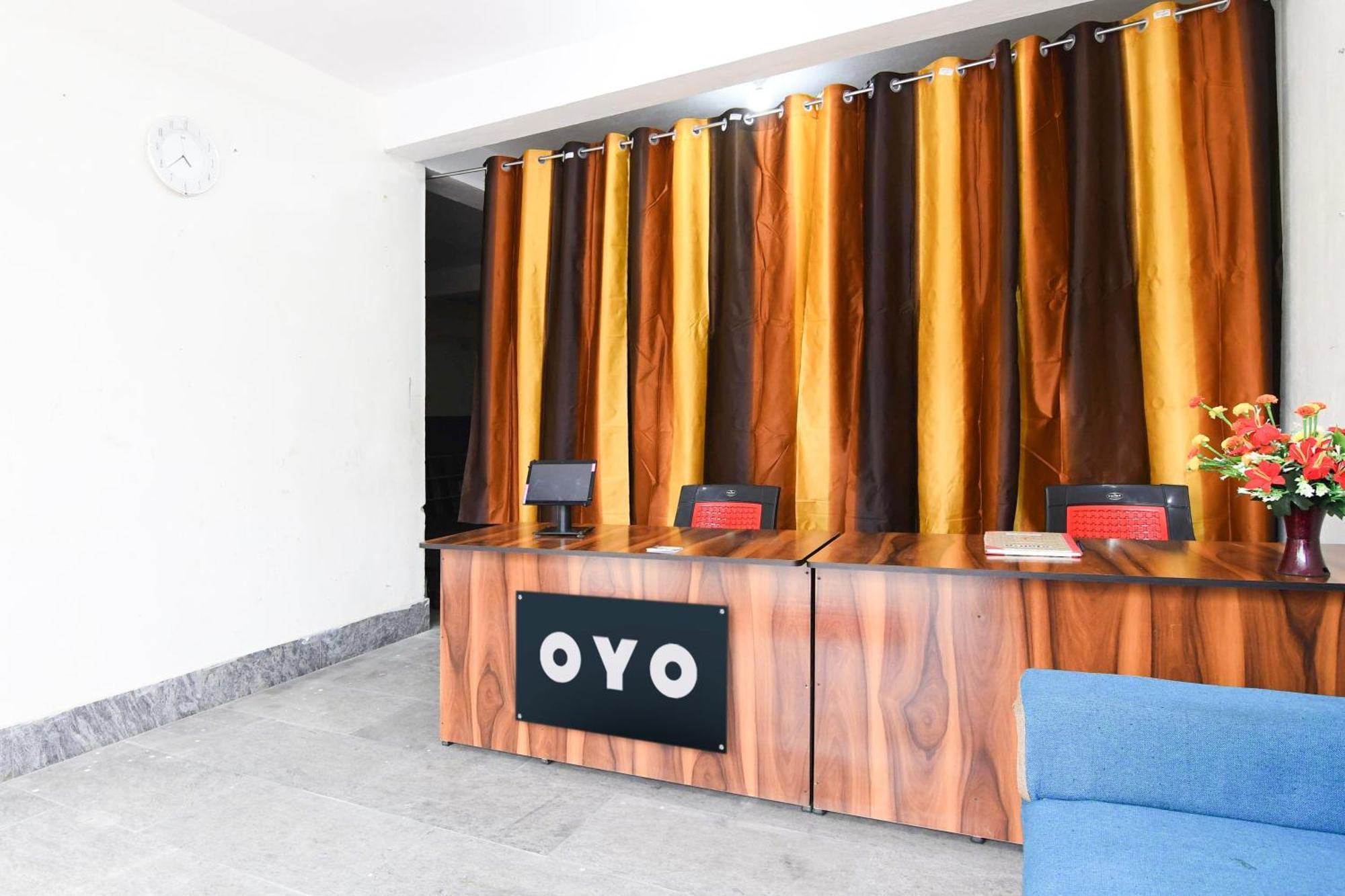 Hotel O Silk City Palace Brahmapur Buitenkant foto